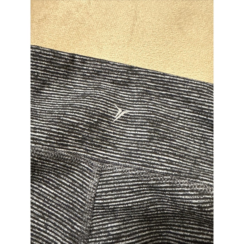 Old Navy Active Go-Dry Space Dye Striped Athletic Leggings - Picture 7 of 7